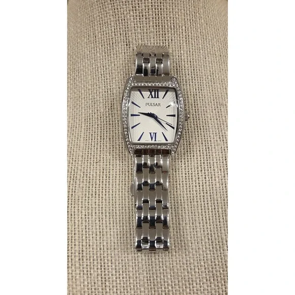 Pulsar Night Analog Silver Women's Watch New 7" - Picture 2 of 5